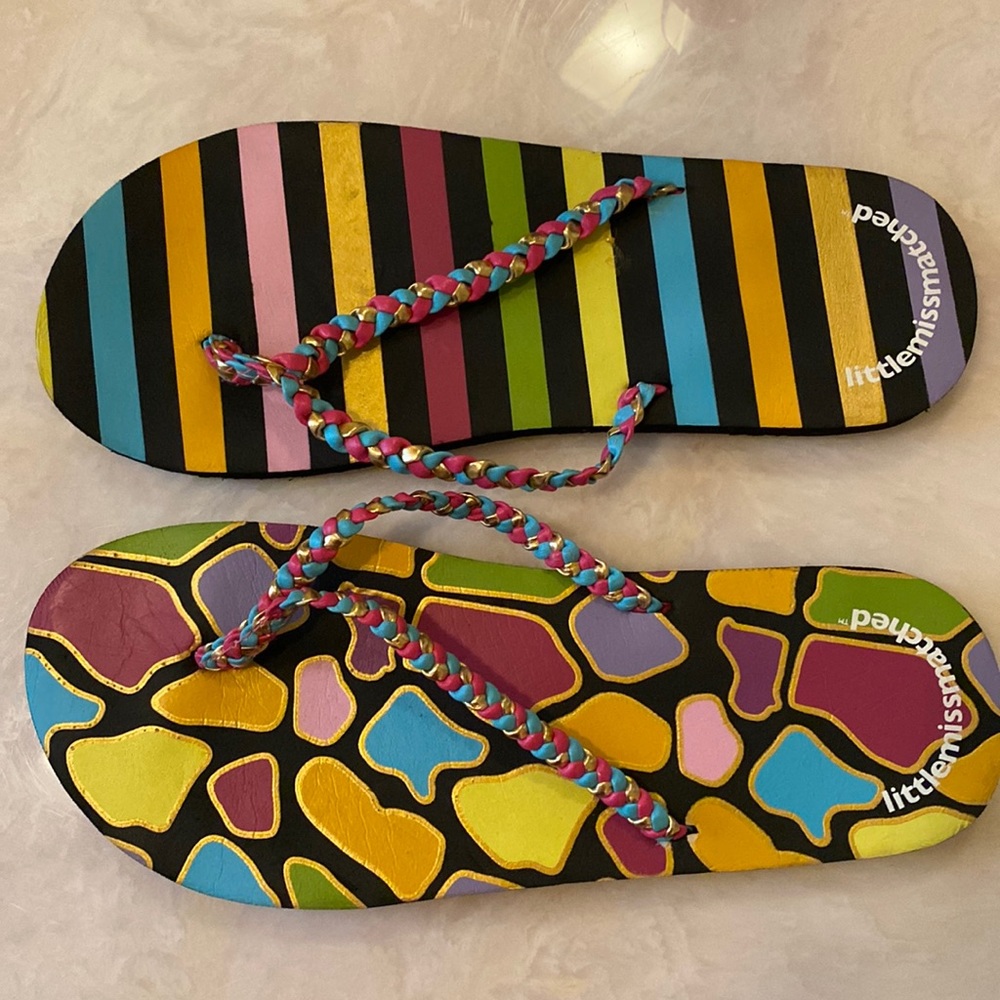 Little Mismatched Flip Flops Ladies Large 9-10